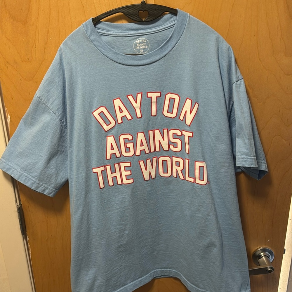 Dayton Against The World
Ohio t shirt size xl